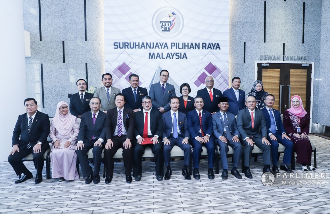 kunjungan-hormat-ke-atas-pengerusi-suruhanjaya-pilihan-raya--spr-